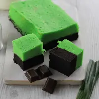 Ilustrasi bolu pandan kukus./Copyright shutterstock.com/g/IkaRahma