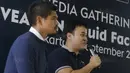 Senior Brand Manager Men Face Care, Michael Suwito, saat acara peluncuran produk Nivea Men di Jakarta, Selasa, (5/9/2017). Nivea mengeluarkan produk baru berupa sabun muka cair untuk pria. (Bola.com/M Iqbal Ichsan)