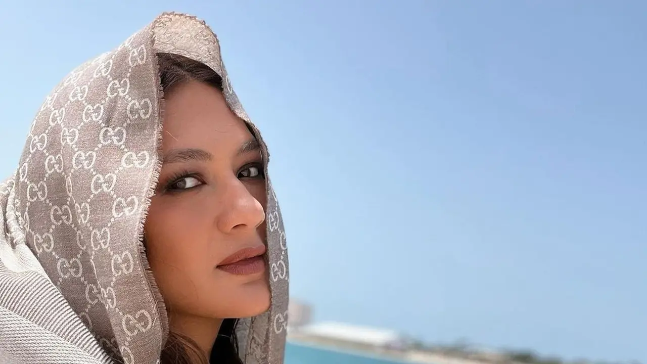 Paula Verhoven tampil cantik berhijab