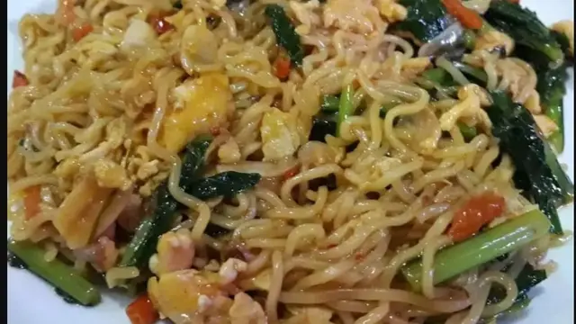 Mie Nyemek Pedas Original.  foto:  Instagram @oktaviabudiman.savafrozenfood