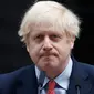 PM Inggris, Boris Johnson selesai memberikan pernyataan pada hari pertamanya kembali bekerja setelah pulih dari virus Corona di Downing Street, London, Senin (27/4/2020). Ini menjadi kemunculan pertama PM Johnson di depan publik setelah hampir sebulan terinfeksi COVID-19.  (AP/Frank Augstein)