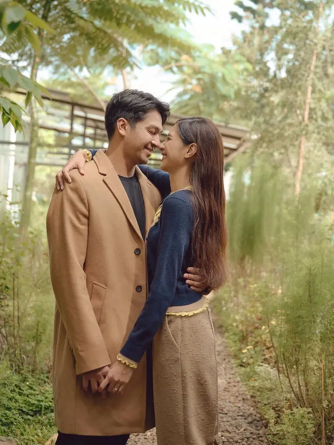 Deva Mahenra dan Mikha Tambayong (Instagram/devamahenra)