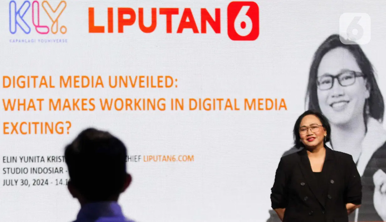 Pemimpin redaksi Liputan6.com Elin Yunita saat memberikan paparannya pada acara Emtek Education & Career Festival 2024 di Studio 6 Emtek City, Studio Indosiar, Daan Mogot, Jakarta, Selasa (30/7/2024). (Liputan6.com/Herman Zakharia)