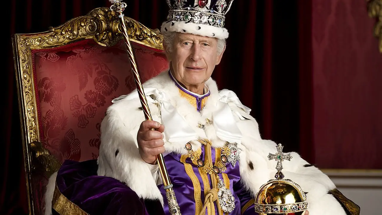 Potret Resmi Raja Charles III Usai Penobatan