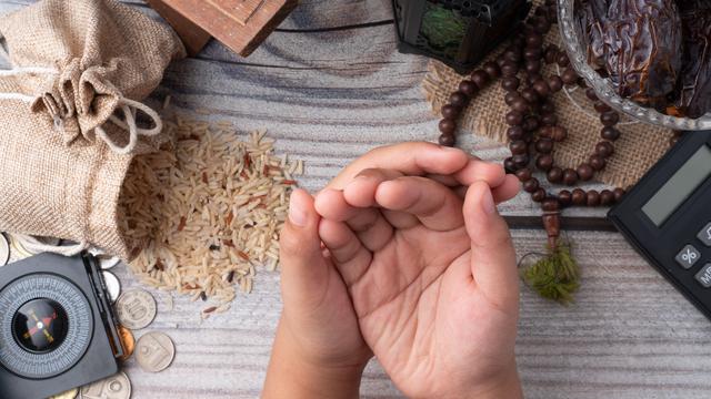 Masalah Zakat Dibicarakan dalam Bidang Ilmu Fiqih, Ini Penjelasan Lengkapnya