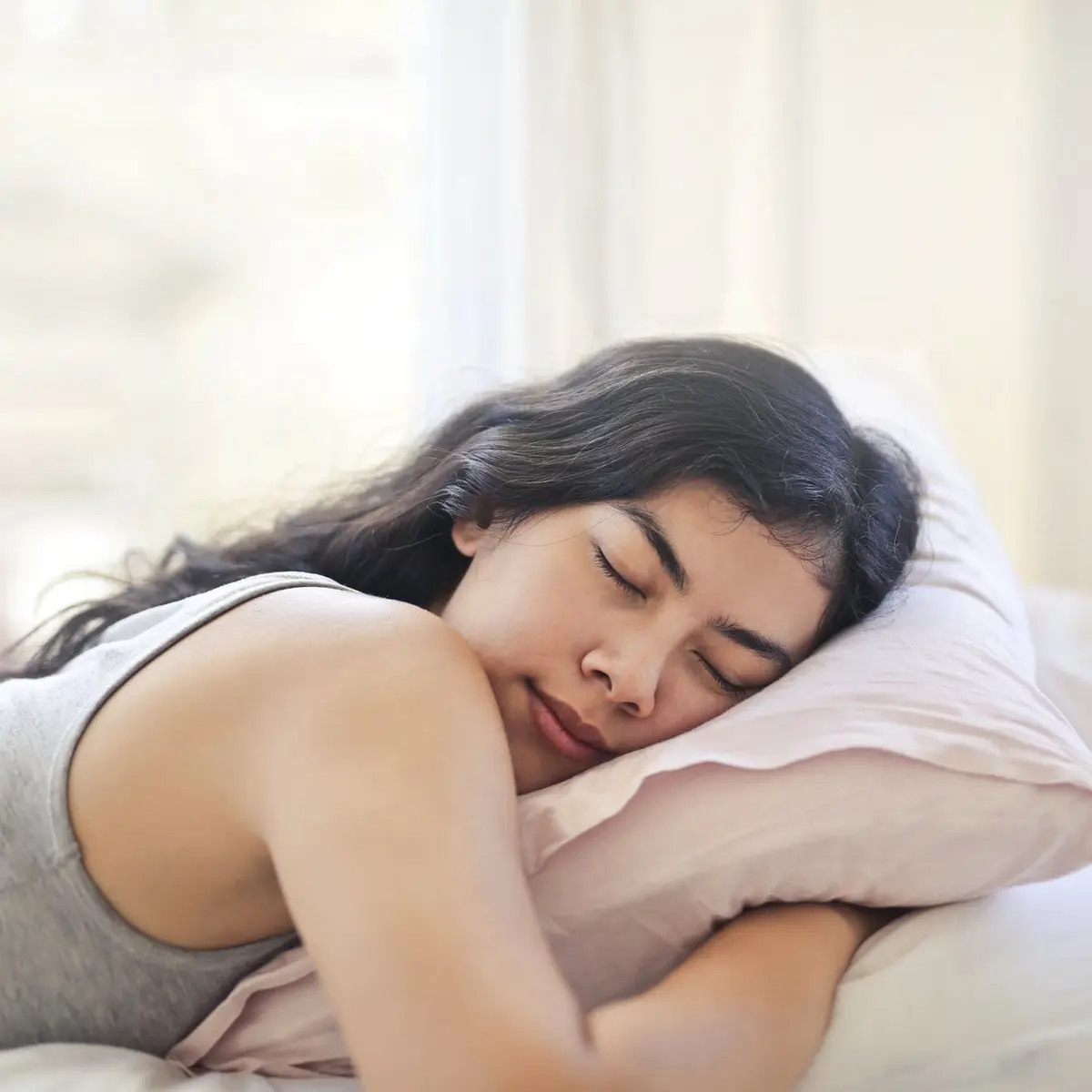Arti Mimpi Bertemu Teman Lama, Wujud Perasaan Rindu - Hot
