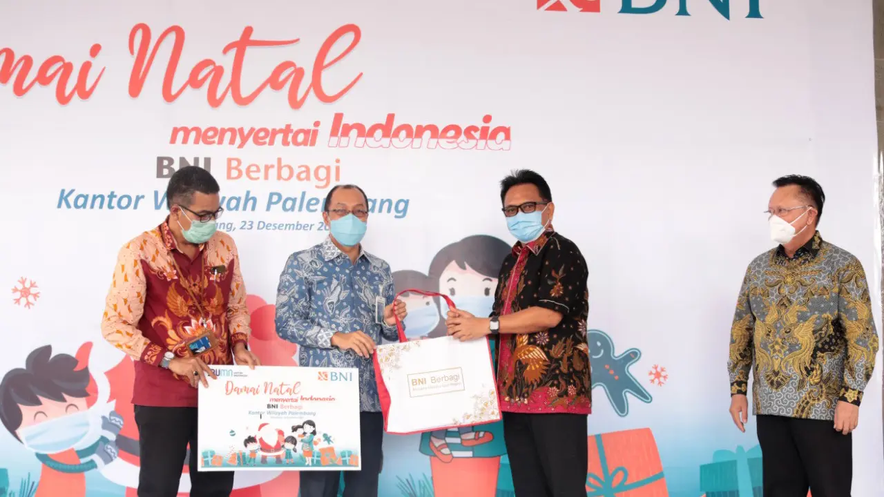 BNI Bagikan Bingkisan Damai Natal untuk Warga di Daerah Terpencil 