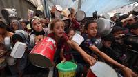 Organisasi hak asasi manusia Amnesty International pada 18 Agustus 2025 menuduh Israel menerapkan kebijakan sengaja untuk menyebabkan kelaparan di Gaza. (Eyad BABA/AFP)