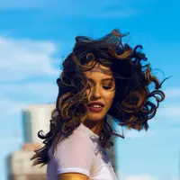 ilustrasi cara mengatasi rambut kusut secara alami/unsplash