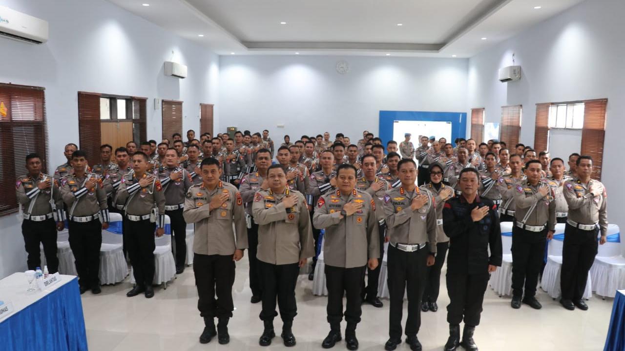 75 personel Direktorat Lalu Lintas Polda Sulsel dikirim ke KTT Asean (Liputan6.com/Fauzan)