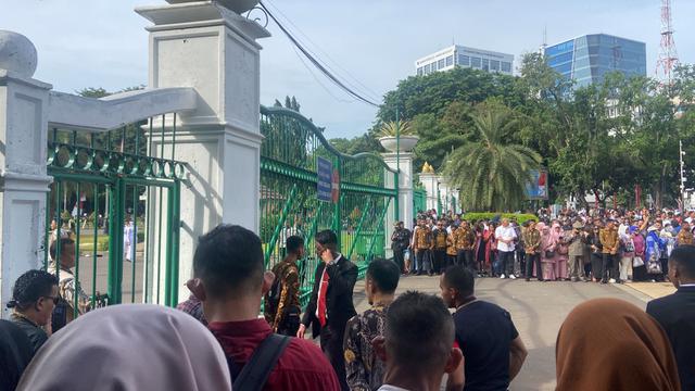 Para kepala daerah dari 481 wilayah se-Indonesia akan dilantik oleh Presiden Prabowo Subianto di Istana Merdeka Jakarta hari ini, kamis (20/2/2025).