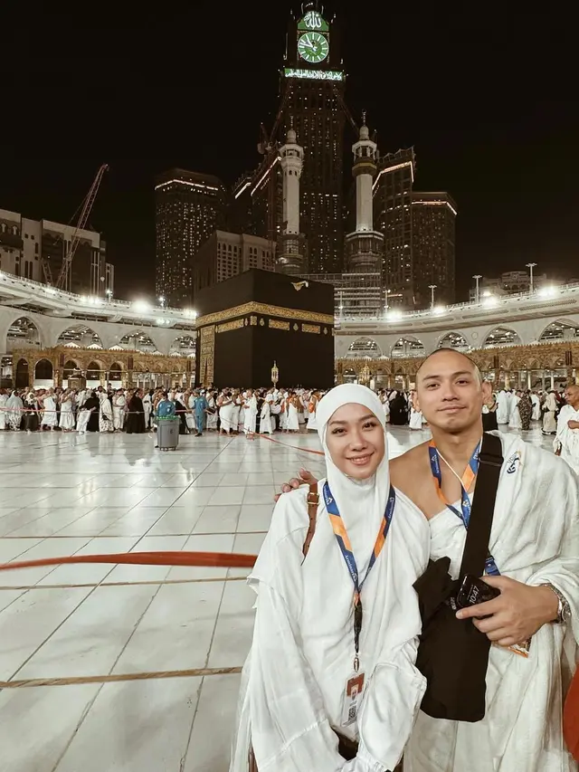 BCL, Tiko Arya Wardhana, Noah tutup tahun dengan ibadah umrah. [Foto: Instagram/itsmebcl]