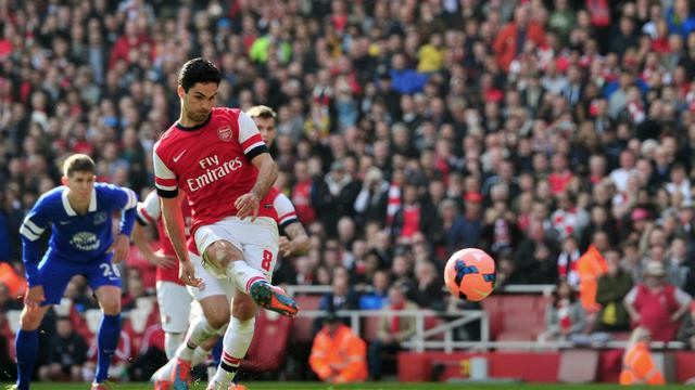 Mikel Arteta Cetak Gol Lewat Titik Penalti