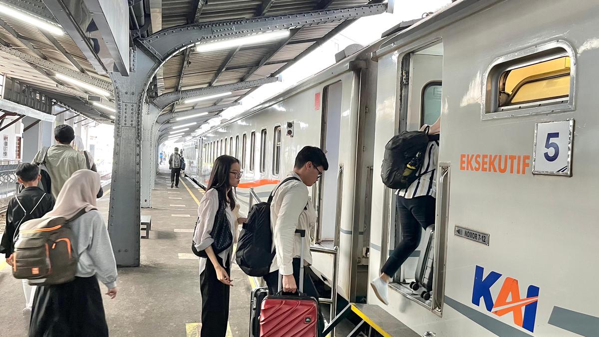Jangan sampai Bikin Kebakaran, Colokan Listrik di Kereta Cuma Buat Ponsel dan Laptop