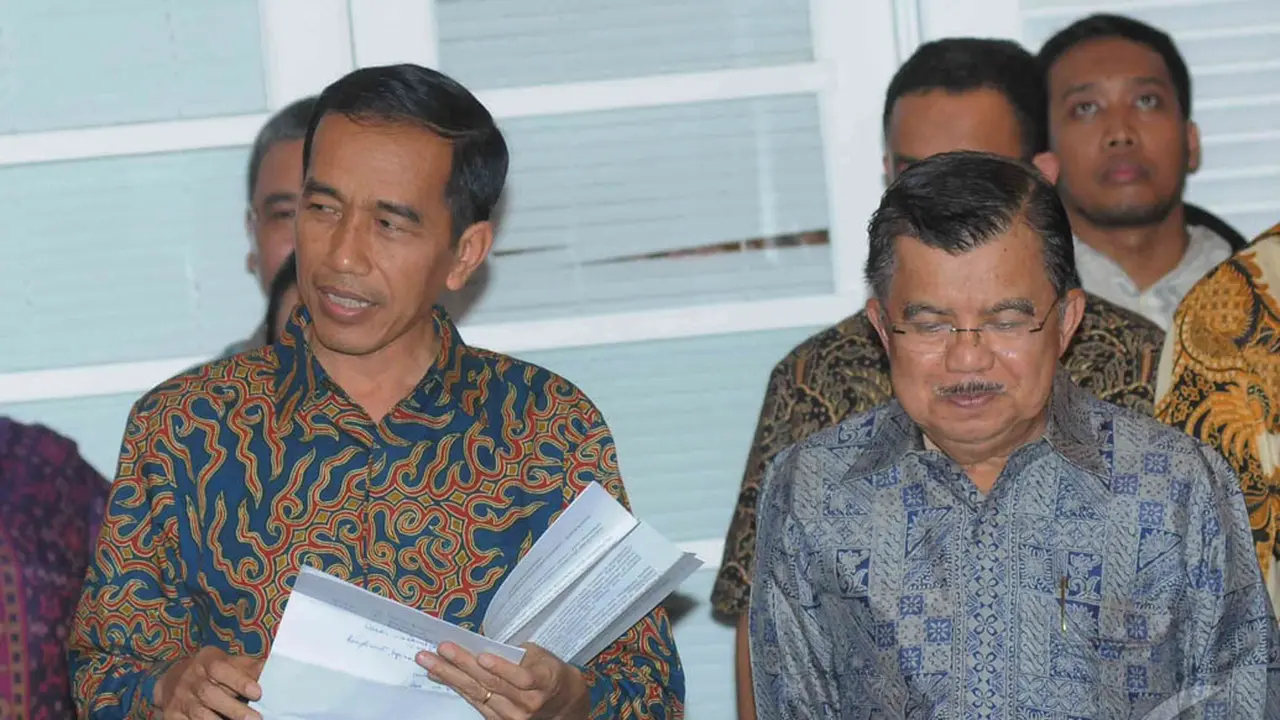 Tawa Puas Jokowi-JK Saat Umumkan Jumlah Menteri