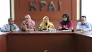 Wakil Ketua KPAI, Rita Pranawati (tengah) memberi keterangan terkait kasus dugaan perisakan di Jakarta, Selasa (23/7/2019). Bersama perwakilan sekolah, KPAI membantah kasus dugaan perisakan yang menimpa anak tersebut. (Liputan6.com/Helmi Fithriansyah)