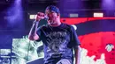 Penampilan Arian Seringai pada pembukaan Soundrenaline 2026 bertajuk Soundrenaline Sana Sini di Blok M District, Jakarta Selatan, Sabtu (18/7/2026). Festival musik ini akan digelar di lima kota hingga November 2026 dengan menghadirkan musisi internasional dan musisi Indonesia lintas generasi. (KLY/Budy Santoso)
