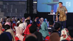 Chairman dan Founder Dwi Sapta Group Adji Watono menjadi pembicara dalam acara Emtek Goes to Campus (EGTC) 2018 di Dome Universitas Muhammadiyah Malang, Kamis (27/9). Adji Watono membagikan pengalaman membangun bisnisnya. (Liputan6.com/Johan Tallo)