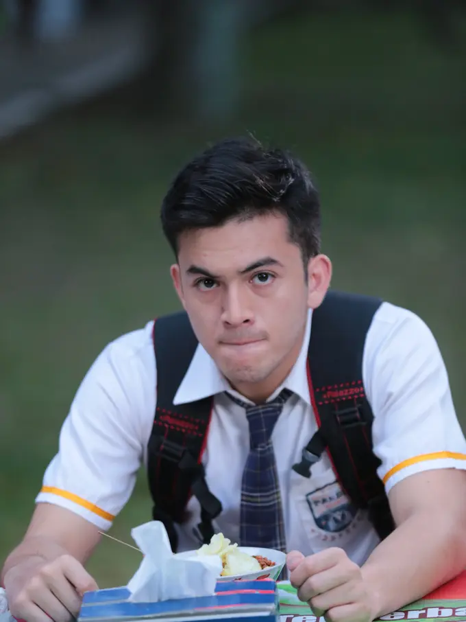 [Bintang] Ulang Tahun Hari Ini: Rizky Nazar, Marcella Zalianty, dan Asri Welas