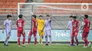 Suasana pertandingan Indonesia All Star U-20 dengan FC Barcelona U-18 pada International Youth Championship 2021 di Jakarta International Stadium, Jakarta, Rabu (13/4/2022). Pertandingan berakhir imbang 0-0. (Liputan6.com/Faizal Fanani)