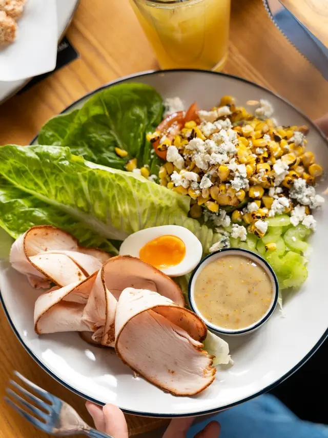 Ilustrasi salad sayur/freepik.com