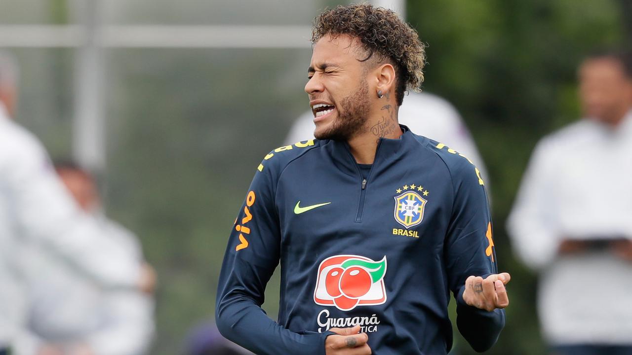 Tingkah Usil Neymar saat Sesi Latihan Bersama Timnas Brasil