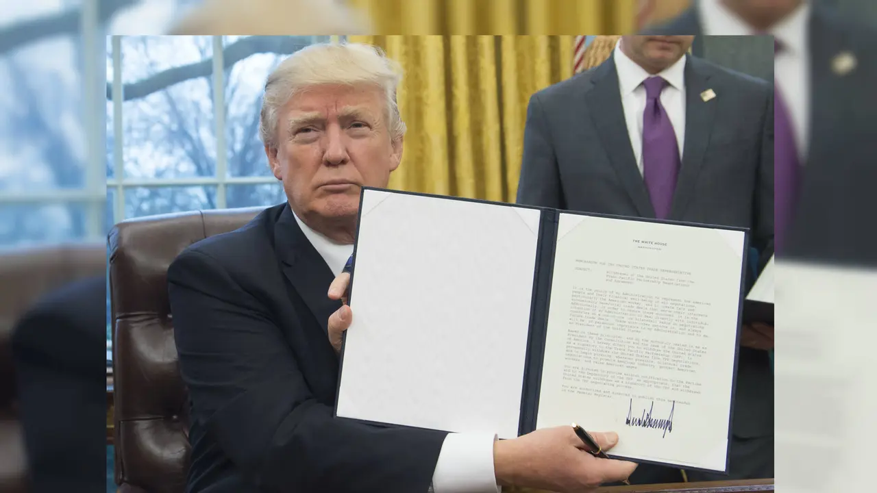 Donald Trump Keluarkan Perintah Eksekutif, AS Keluar dari TPP 