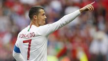 Striker Portugal, Cristiano Ronaldo, melakukan selebrasi usai mencetak gol ke gawang Maroko pada laga Piala Dunia di Stadion Luzhniki, Rabu (20/6/2018). Ronaldo menjadi pencetak gol internasional terbanyak di Eropa dengan 85 gol. (AP/Francisco Seco)