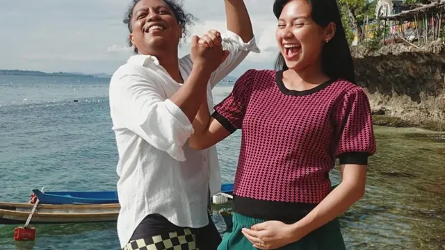 Indah Permatasari pamer baby bump