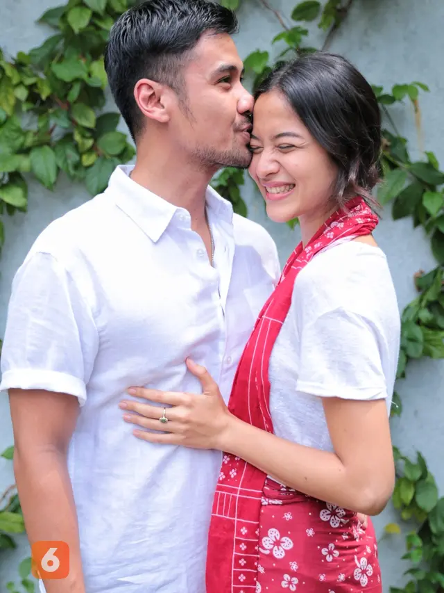 [Bintang] Chicco Jerikho dan Putri Marino