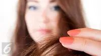 Tanpa sadar, beberapa hal berikut ini menjadi penyebab timbulnya permasalahan rambut rontok. (Foto: Istockphoto)