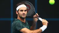 Petenis asal Swiss, Roger Federer, akan menghadapi Jurgen Melzer dari Austria pada babak pertama Australia Terbuka 2017 di Rod Laver Arena, Melbourne, Australia, Senin (16/1/2017). (Bola.com/Twitter/ATPWorldTour)