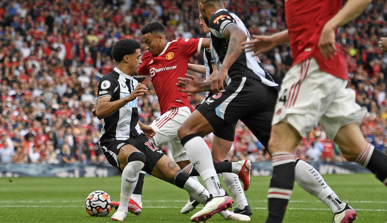 Satu gol tambahan kembali tercipta pada injury time. Kali ini, Jesse Lingard, yang masuk sebagai pemain pengganti, berhasil mencatatkan namanya di papan skor. (Foto: AFP/Oli Scarff)