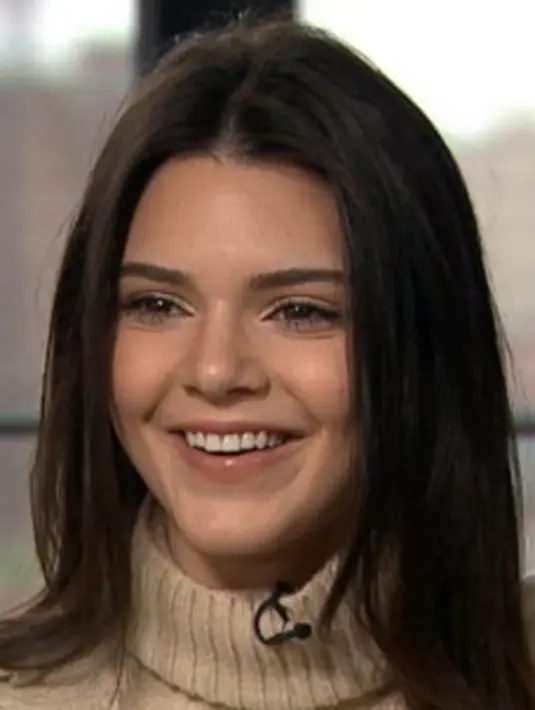 "Jika aku punya banyak waktu, aku berkumpul dengan beberapa kakak perempuanku, Kim dan Khloe sering membagikan tips kulit cantik," tuturnya. (dailymail/Bintang.com)