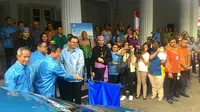 Ahok meresmikan taksi Blue Bird jenis Multi Purpose Vehicle (MPV) pertama di Jakarta. (Liputan6.com/Ahmad Romadoni)