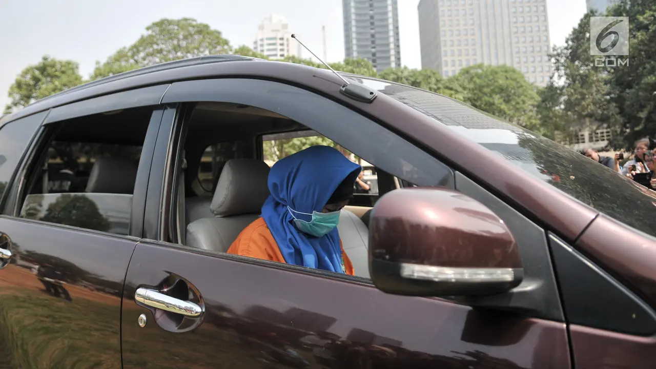 Aulia Kesuma Rekonstruksi Pembakaran Jasad Suami dan Anak Tiri