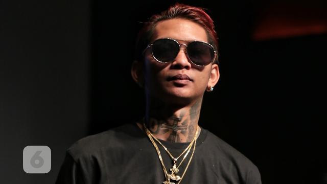 Young Lex Mengeluarkan Kembali Singlenya Yang Berjudul Nyeselkan Versi Acoustic Showbiz Liputan6 Com