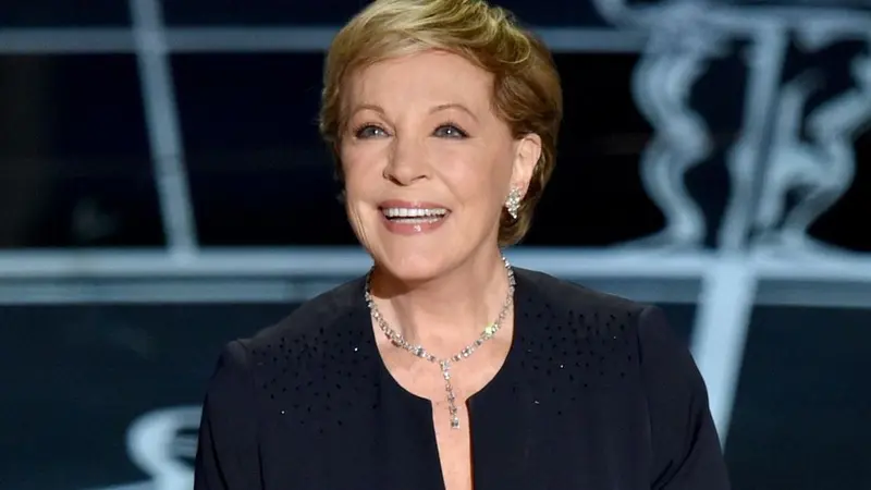 Cerita Julie Andrews yang Nyaris Mati Saat Syuting Mary Poppins - ShowBiz  Liputan6.com