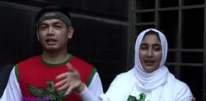 Peduli dengan lingkungan sekitar, Tommy Kurniawan dan istri mencoba untuk tidak pernah membeli kantong plastik setiap berbelanja. Dengan demikian, mereka membawa kantong khusus dari rumah.