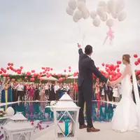 Menikah adalah momentum paling bahagia yang menjadi impian setiap pasangan. (unsplash.com/@alvarocvg)