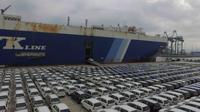 Sejumlah mobil Toyota terjajar rapi dann siap diekspor ke sejumlah negara. (dok TMMIN)