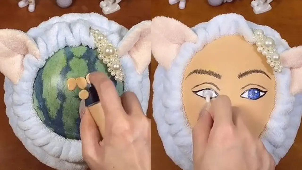 Wanita Ini Dandani Semangka Pakai Alat Makeup, Hasilnya Bikin Takjub