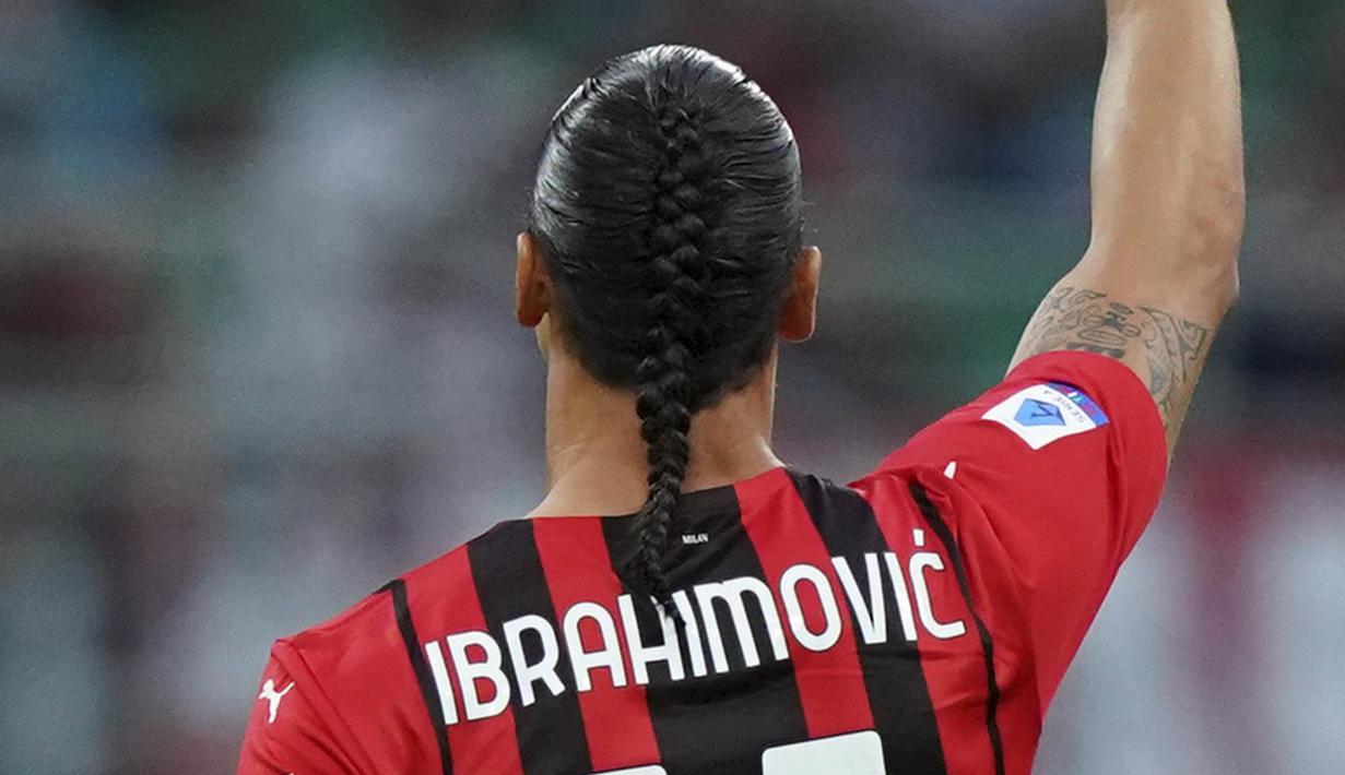 Striker AC Milan itu menjadi sorotan dan ramai di jagat maya lantaran tampil dengan gaya rambut baru. (Foto:AP/Spada/LaPresse)