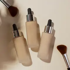 Selain shade, formula foundation tahan lama juga perlu diperhatikan agar makeup tetap nyaman digunakan sepanjang hari. (Foto/Dok: Magnific)