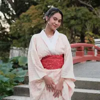 Seperti inilah potret Azizah Salsha saat liburan di Jepang. Postingan foto beberapa waktu lalu ini mendadak membuat publik jadi heboh. [Foto: instagram/azizahsalsha_]