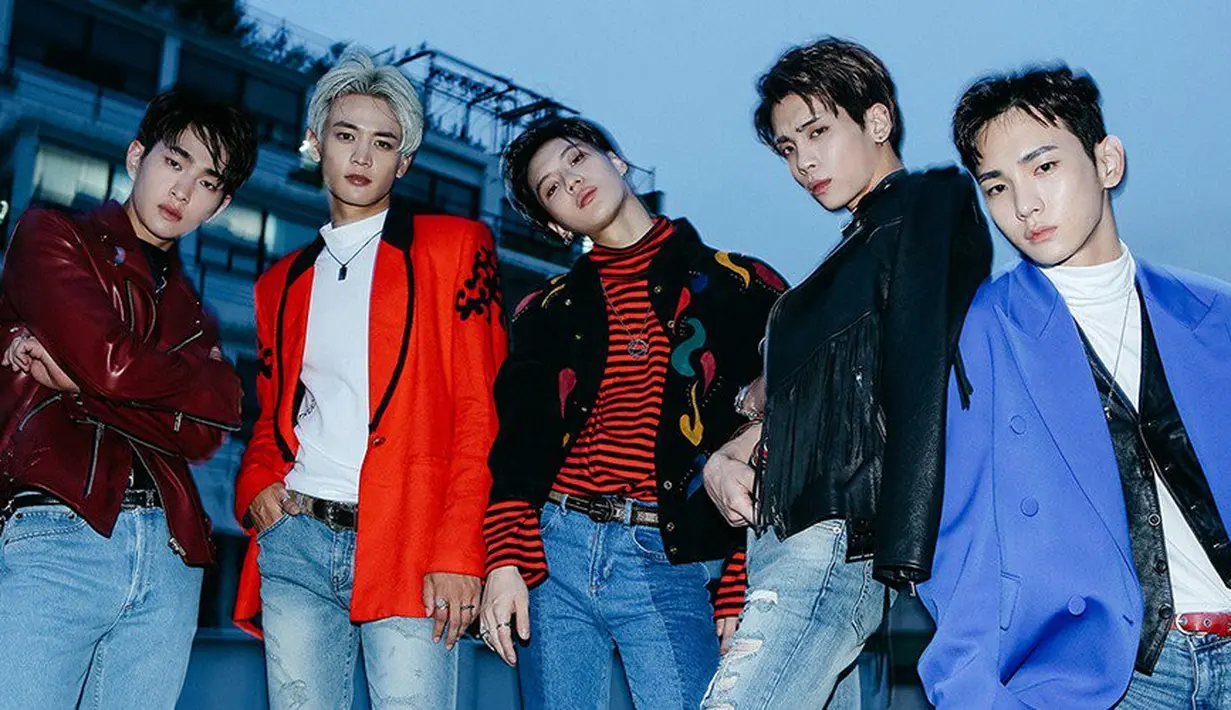 Sebelum bunuh diri, Jonghyun sempat membuat pesan terakhir. Ia juga menyelesaikan pekerjaannya, bahkan ia meninggalkan warisan untuk keluarga dan mendonorkan organ tubuhnya. (Foto: allkpop.com)