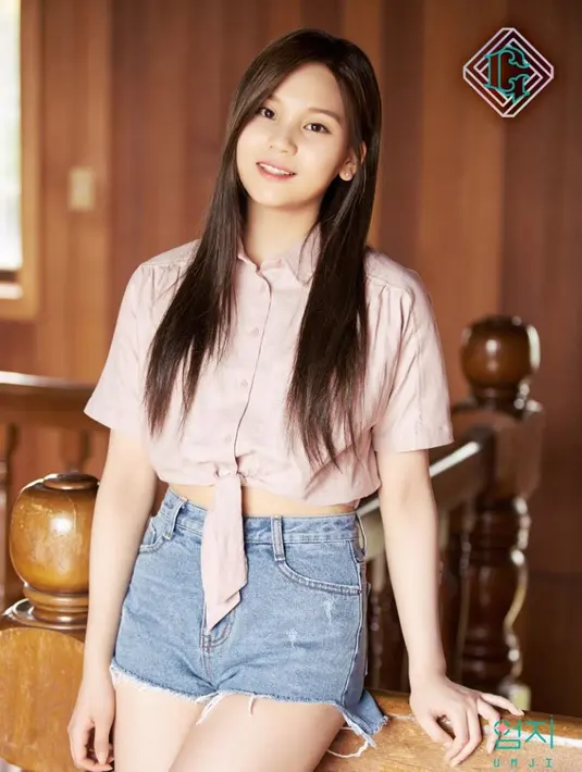 Umji GFRIEND memang punya wajah yang menggemaskan. Hidungnya yang imut pun membuat wajahnya semakin imut. (Foto: soompi.com)