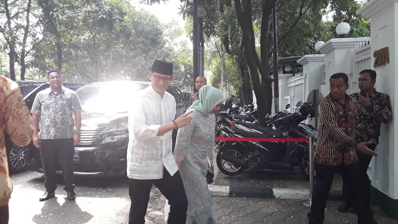 Wakil Gubernur DKI Jakarta Sandiaga Uno bersilaturahmi ke rumah Megawati Soekarnoputri di Jalan Teuku Umar, Menteng Jakarta, Jumat (15/6/2018).