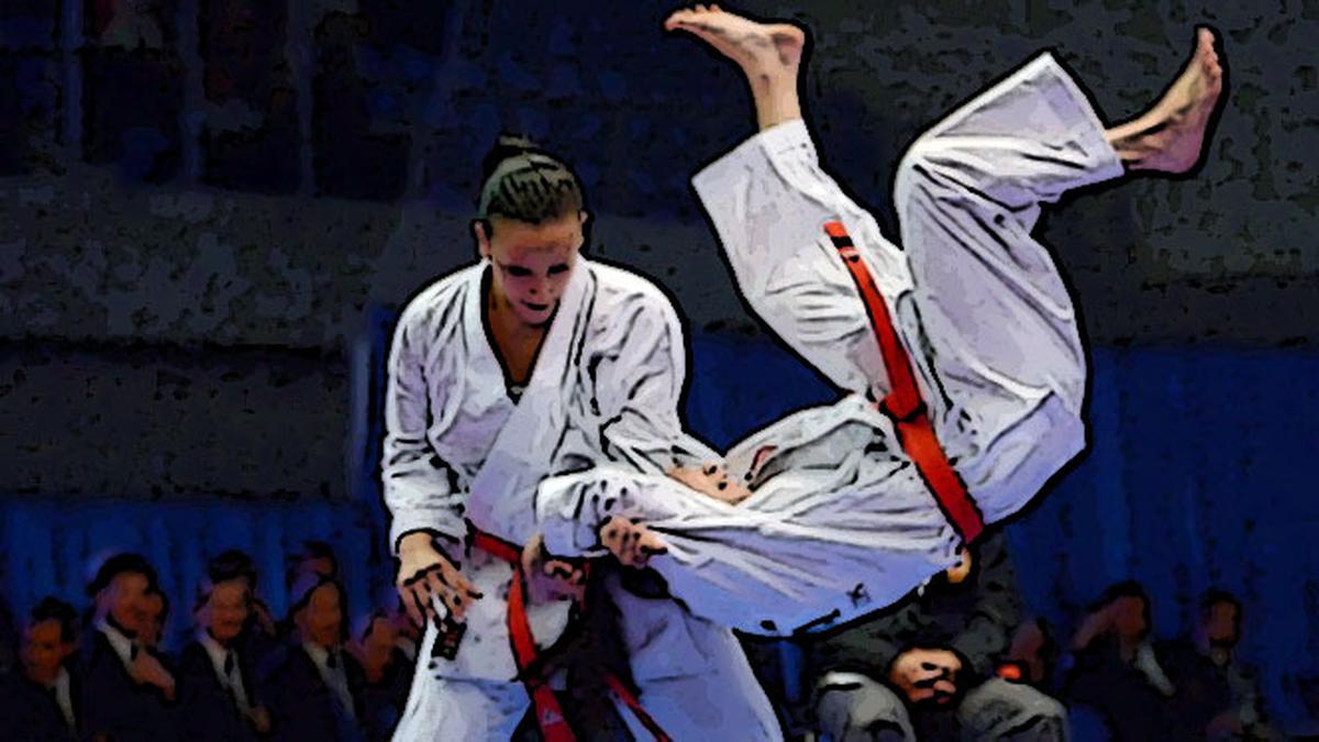 Karate Putri Raih Perak dan Perunggu - Bola Liputan6.com