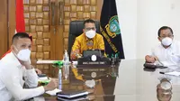 Musa Rajekshah dalam rapat koordinasi terkait perkembangan PPKM di luar Jawa-Bali bersama Menko Perekonomian Airlangga Hartarto dan Menteri Kesehatan (Menkes) Budi Gunadi Sadikin melalui zoom meeting di ruang Kantor Wagub Sumut